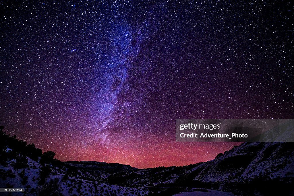 Berge bei Nacht Galaxy und Milchig Art und Weise