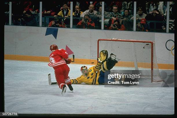 Final. SWE goalie Tommy Salo in action, making save vs CAN Paul Kariya during shoot out.