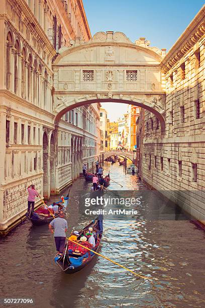bridge of sighs, venice - bridge of sigh stock pictures, royalty-free photos & images