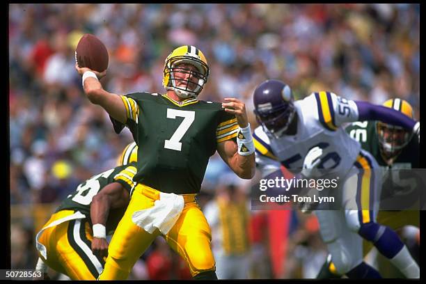 Green Bay Packers Don Majkowski in action vs Minnesota Vikings.