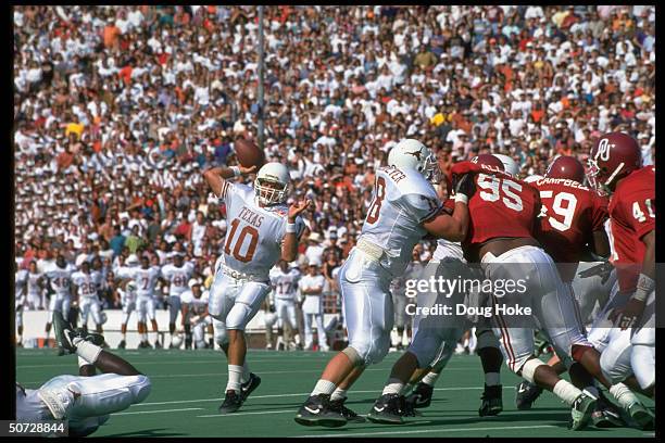 Texas Longhorns Peter Gardere in action vs Oklahoma Sooners.