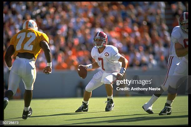 Alabama Jay Barker in action vs Tennessee.