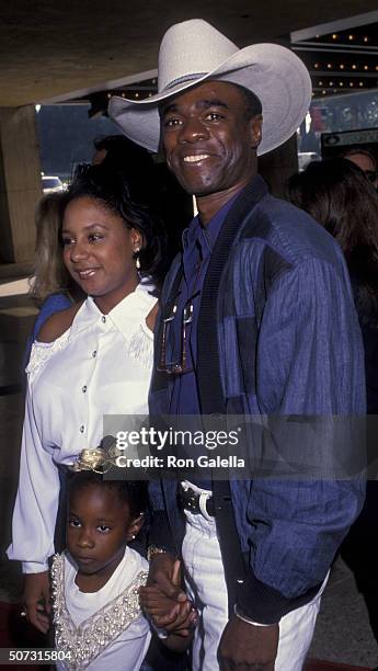 Glynn Turman attends the premiere of "Home Alone 2 - Lost in New York" on November 15, 1992 at the United Artists Theater in Century City, California.