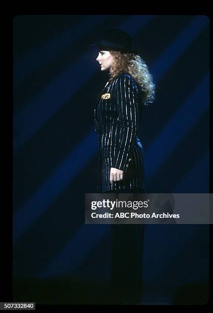 Show Coverage - Airdate: January 27, 1992. REBA MCENTIRE