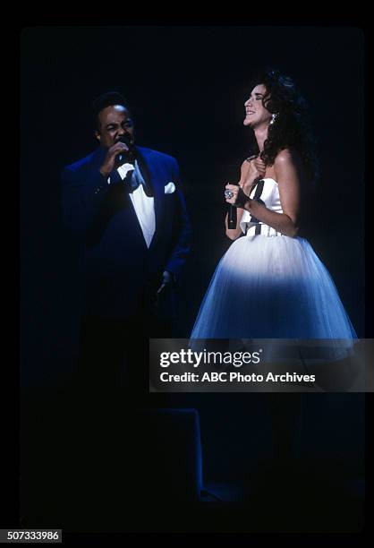 Show Coverage - Airdate: January 27, 1992. PEABO BRYSON AND CELINE DION PERFORMING "BEAUTY AND THE BEAST"