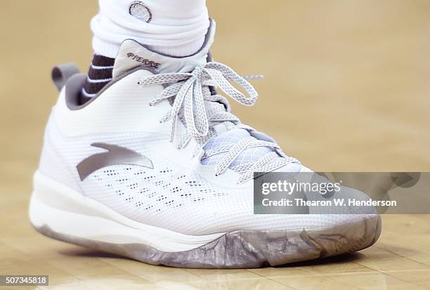 Anta Rajon Rondo Anta Basketball Photos and Premium High Res Pictures - Getty Images
