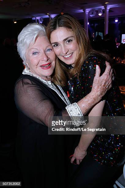 Line Renaud and Julie Gayet attend the Sidaction Gala Dinner 2016 as part of Paris Fashion Week. Held at Pavillon d'Armenonville on January 28, 2016...
