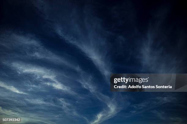 cloud between the canyons of são francisco river. - ao ar livre bildbanksfoton och bilder