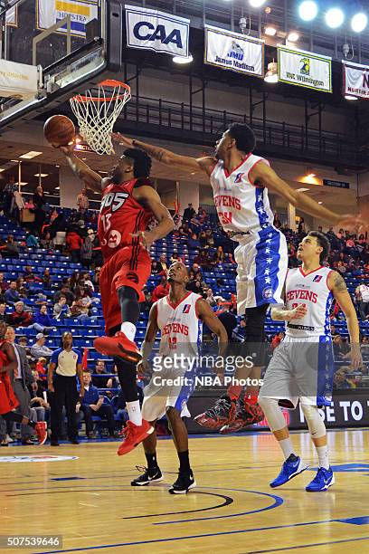 Ronald Roberts Jr. #13 of the Toronto Raptors 905 drives to the basket against the Delaware 87ers on January 29, 2016 at the Bob Carpenter Center in...