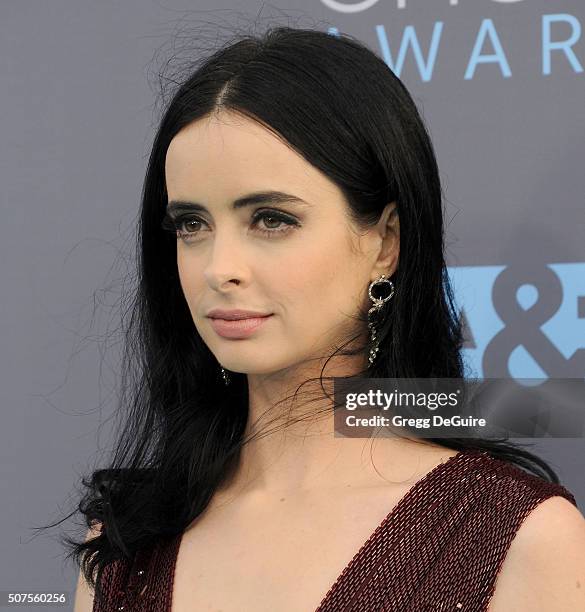 Actress Krysten Ritter arrives at the 21st Annual Critics' Choice Awards at Barker Hangar on January 17, 2016 in Santa Monica, California.