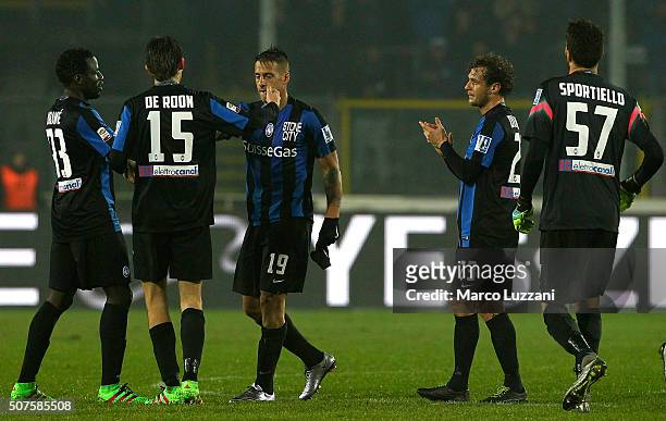German Gustavo Denis of Atalanta BC salutes his team-mates during the Serie A match between Atalanta BC and US Sassuolo Calcio at Stadio Atleti...