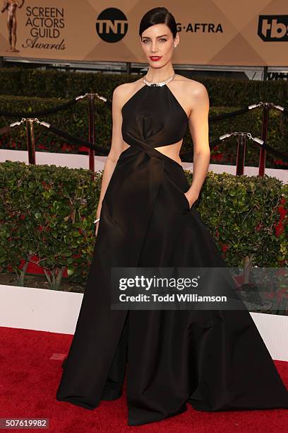 Actress Jessica Paré attends the 22nd Annual Screen Actors Guild Awards at The Shrine Auditorium on January 30, 2016 in Los Angeles, California.