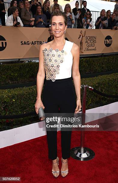 Actress Kristen Wiig attends The 22nd Annual Screen Actors Guild Awards at The Shrine Auditorium on January 30, 2016 in Los Angeles, California....