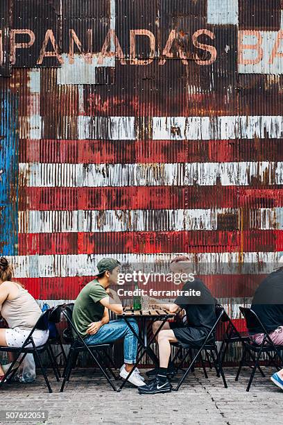 eating out in williamsburg brooklyn new york - williamsburg brooklyn stock pictures, royalty-free photos & images