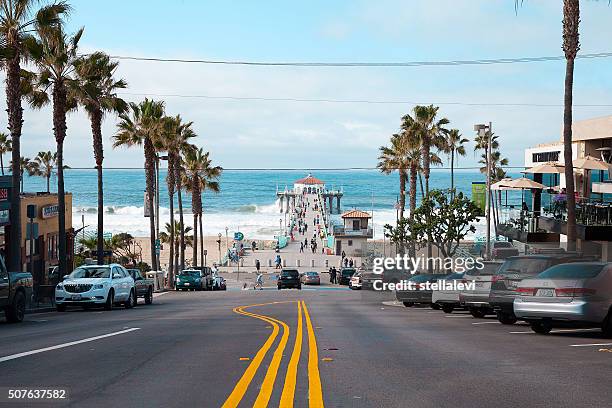 manhattan beach, kalifornien - manhattan beach stock-fotos und bilder