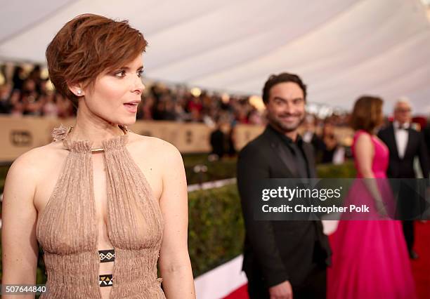 Actors Kate Mara and Johnny Galecki attend The 22nd Annual Screen Actors Guild Awards at The Shrine Auditorium on January 30, 2016 in Los Angeles,...