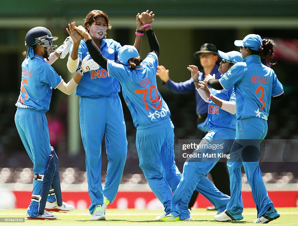 Australia v India - Women's T20: Game 3