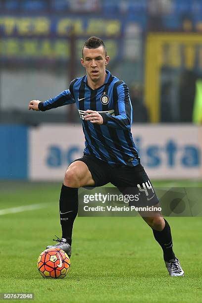 Ivan Perisic of FC Internazionale Milano in action during the Serie A match between FC Internazionale Milano and Carpi FC at Stadio Giuseppe Meazza...