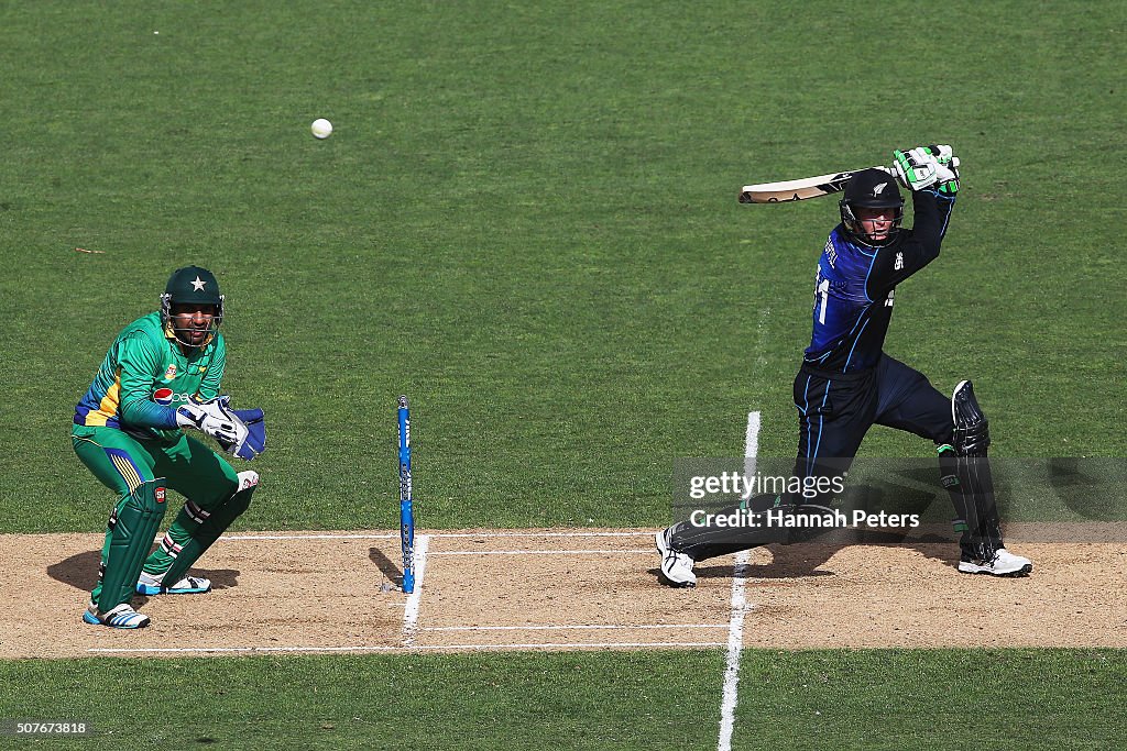 New Zealand v Pakistan - 3rd ODI