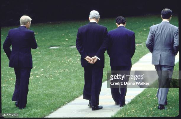 Democratic House leader Rep. Dick Gephardt , Pres. Bill Clinton, Senate Minority leader Tom Daschle & White House Chief of Staff Erskine Bowles...