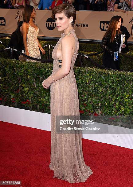 Kate Mara arrives at the 22nd Annual Screen Actors Guild Awards at The Shrine Auditorium on January 30, 2016 in Los Angeles, California.