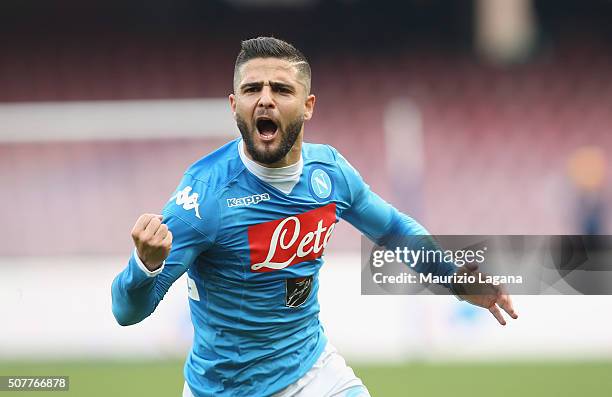 Lorenzo Insigne of Napoli celebrates after scoring his team's second goal during the Serie A match between SSC Napoli and Empoli FC at Stadio San...