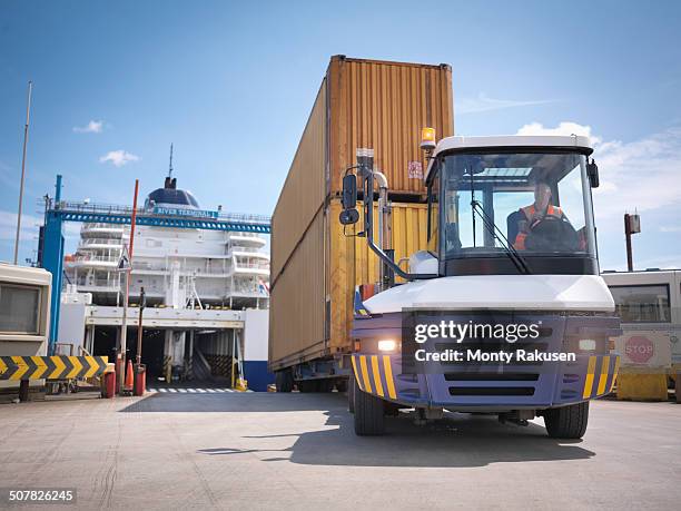 Container Lorry Unloading Truck Driver Unloading Photos and Premium High Res Pictures - Getty Images
