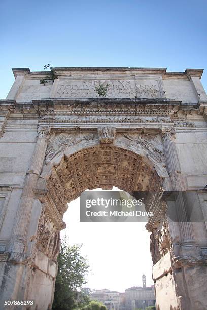 arch of titus at palatine hill - palatine hill stock pictures, royalty-free photos & images