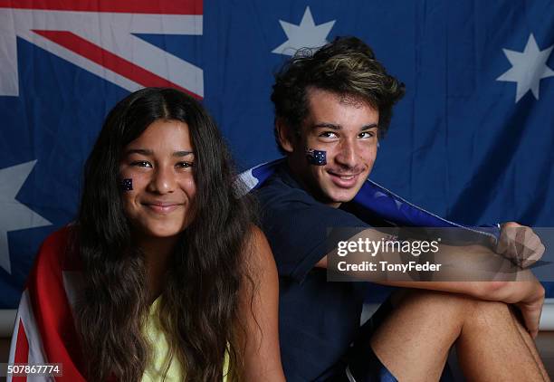 niños en australiano prendas de vestir - día de australia fotografías e imágenes de stock