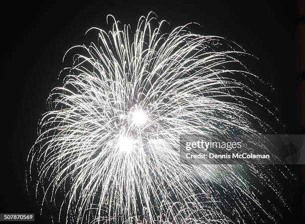 Silver Rope Firework Silver Fireworks Photos and Premium High Res Pictures - Getty Images