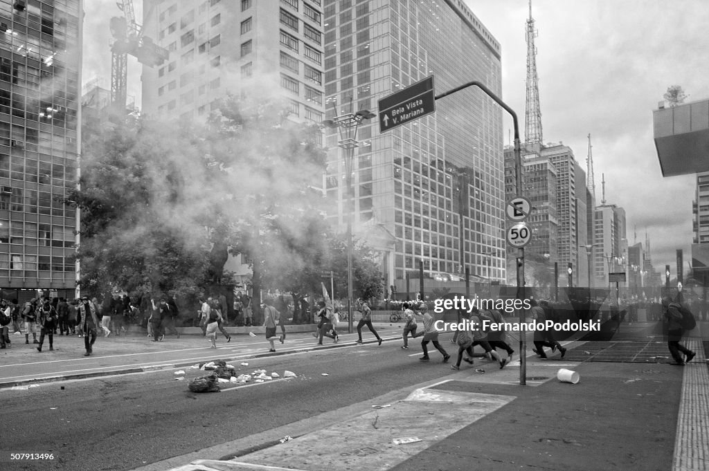 Ataque contra manifestantes bajo