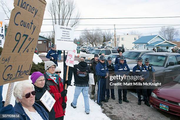 Law enforcement supporters gather alongside Oregon State Troopers outside the Harney County Courthouse on February 1, 2016 in Burns, Oregon....