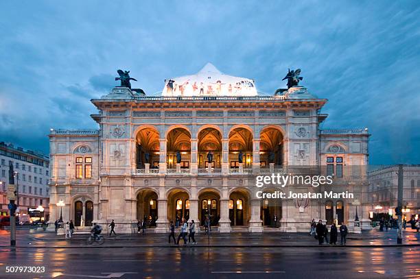 opera house - vienna state opera stock pictures, royalty-free photos & images