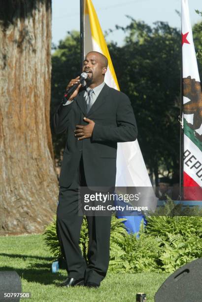 Darius Rucker of Hootie and the Blowfish sings at a memorial service for Pat Tillman in the Municipal Rose Garden May 3, 2004 in San Jose,...