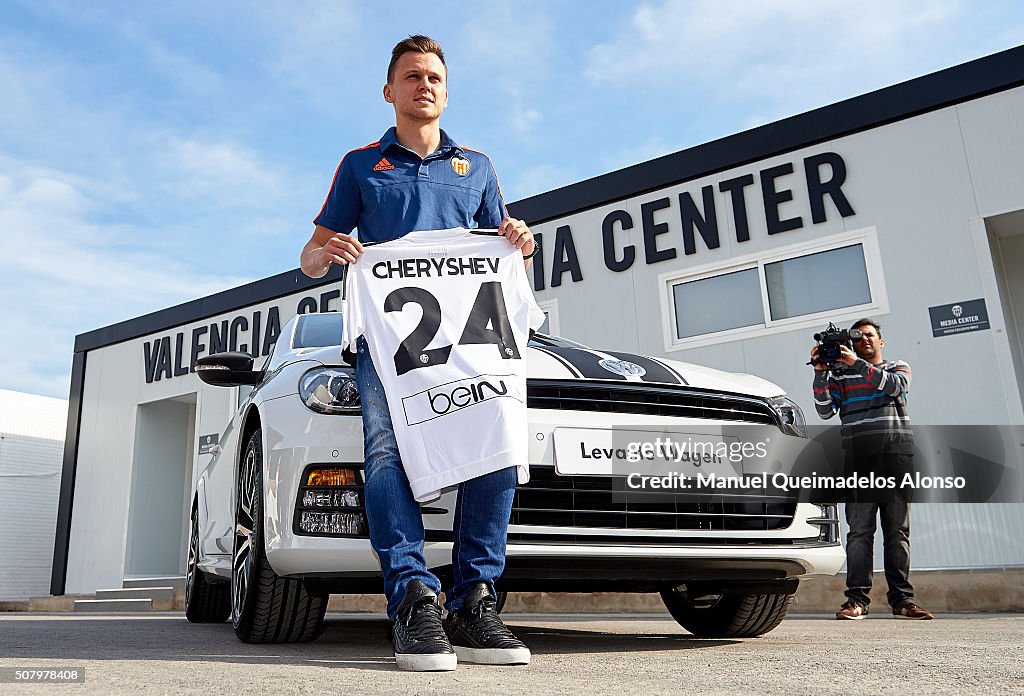 Valencia CF Unveil New Signing Denis Cheryshev
