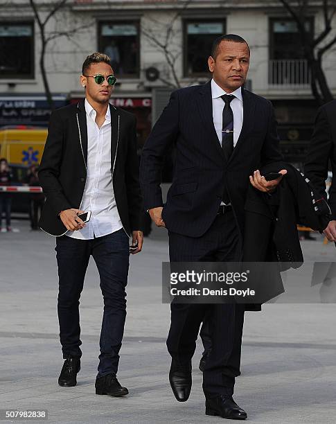 Neymar of FC Barcelona arrives at the National Court accompanied with his father Neymar da Silva Santos on February 2, 2016 in Madrid, Spain. Neymar...