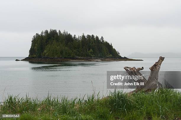 hecate strait - queen charlotte islands stock pictures, royalty-free photos & images