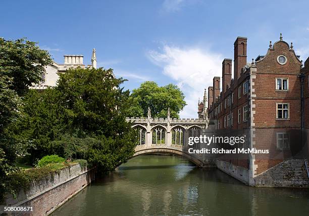 bridge of sighs, cambridge - st johns college cambridge stock pictures, royalty-free photos & images