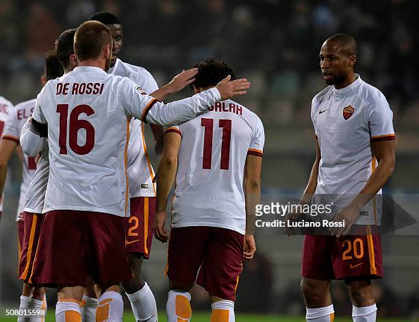 Roma players celebrate after goal scoring by Mohamed Salah during the Serie A match between US Sassuolo Calcio and AS Roma at Mapei Stadium - Città...