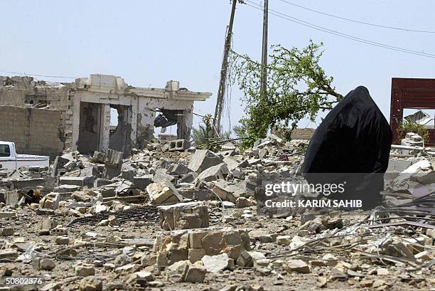 House Rumble Iraq 1,379 Iraq Iraqi Workers In Rubble Stock Photos, High-Res Pictures, and ...