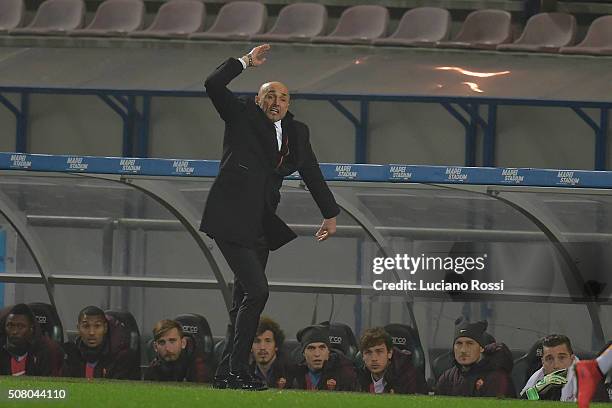 Roma head coach Luciano Spalletti reacts during the Serie A match between US Sassuolo Calcio and AS Roma at Mapei Stadium - Città del Tricolore on...