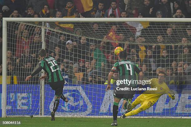 Domenico Berardi os US Sassuolo Calcio fail the penalty during the Serie A match between US Sassuolo Calcio and AS Roma at Mapei Stadium - Città del...