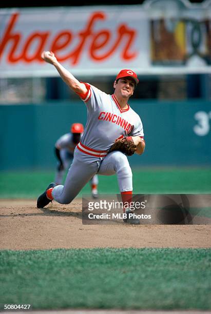 Tom Seaver of the Cincinnati Reds pitches during a 1978 season game.