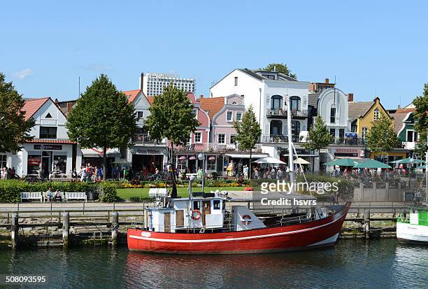 tourist boats at the old port of warnemünde - rostock 個照片及圖片檔