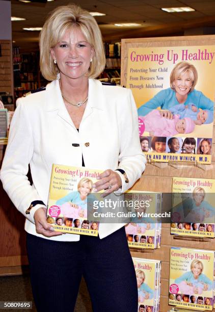 Writer Joan Lunden signs copies of her book "Growing Up Healthy" on May 6, 2004 at Borders store in Westwood, California.