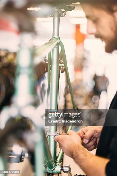 Sycle Mecanic 124 Drive Cycle Shop Stock Photos, High-Res Pictures, and Images ...