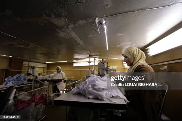 Syria Workshops Textile Sector Photos and Premium High Res Pictures - Getty Images