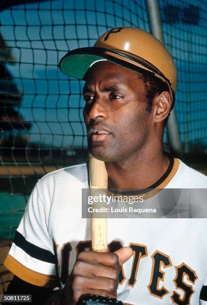 Roberto Clemente of the Pittsburgh Pirates poses for a photo circa 1972.