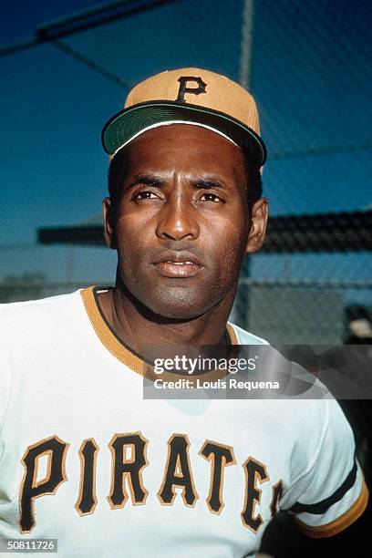 Roberto Clemente of the Pittsburgh Pirates poses for a photo circa 1972.