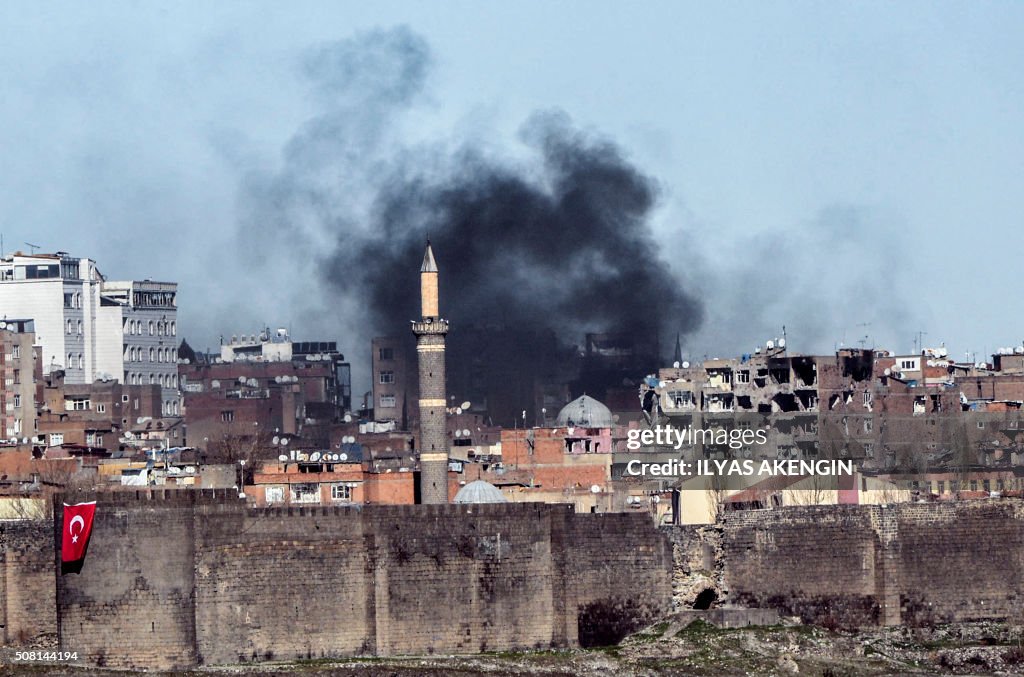 TOPSHOT-TURKEY-KURDS-UNREST-CURFEW